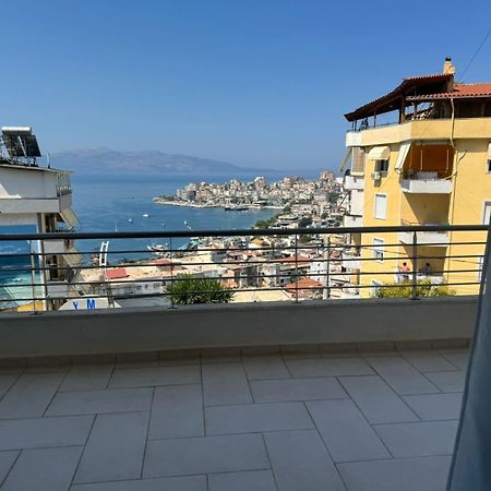 Xhulio Apartments Sarande Bagian luar foto