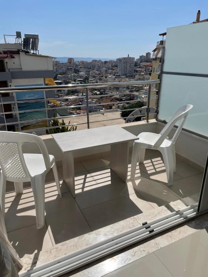 Xhulio Apartments Sarande Bagian luar foto
