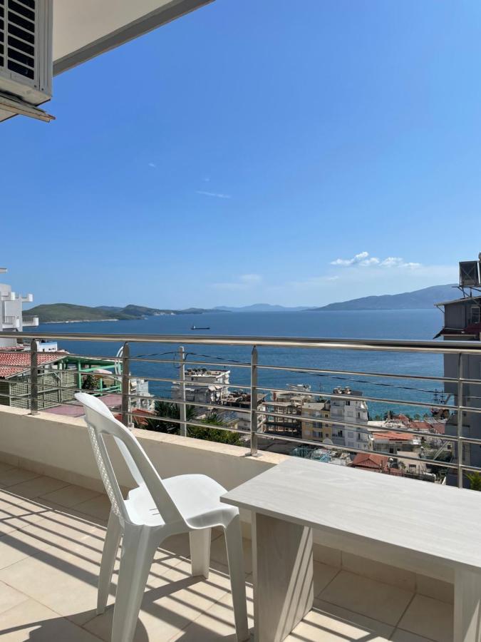 Xhulio Apartments Sarande Bagian luar foto
