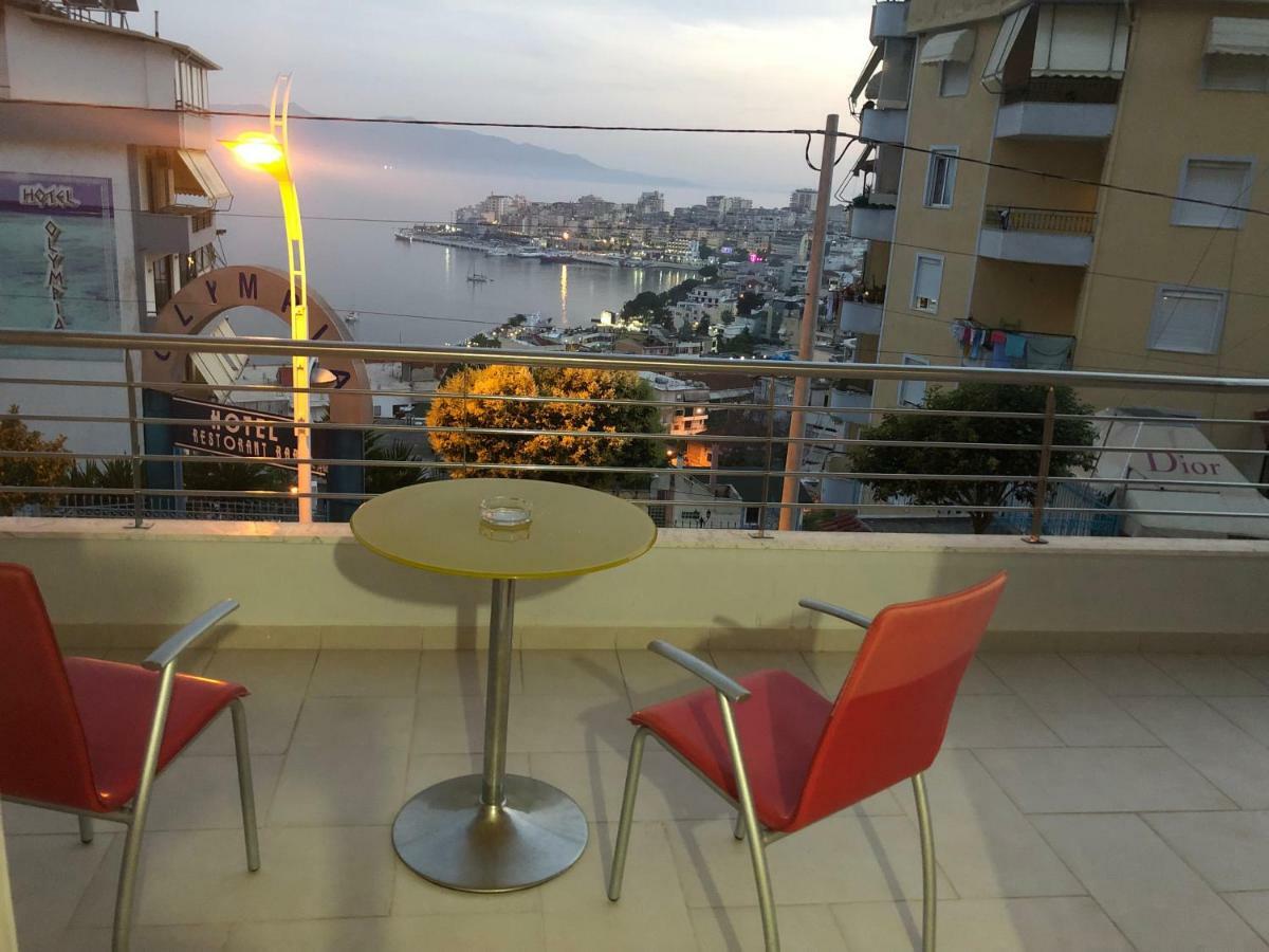 Xhulio Apartments Sarande Bagian luar foto