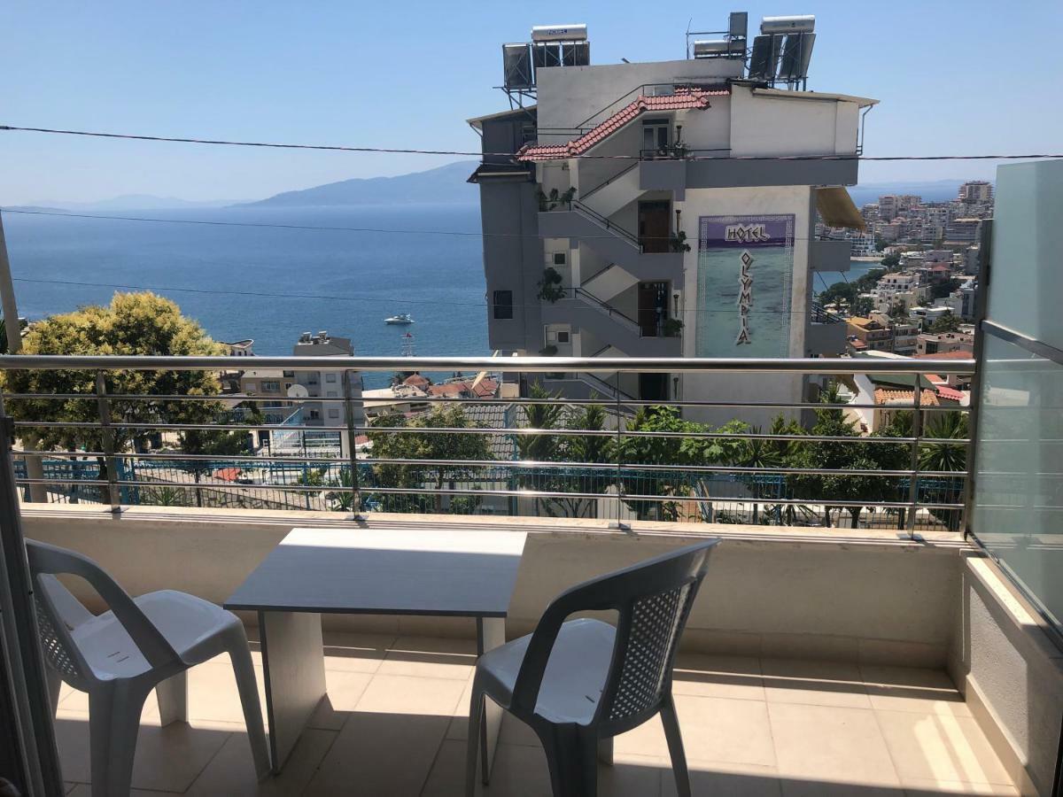 Xhulio Apartments Sarande Bagian luar foto